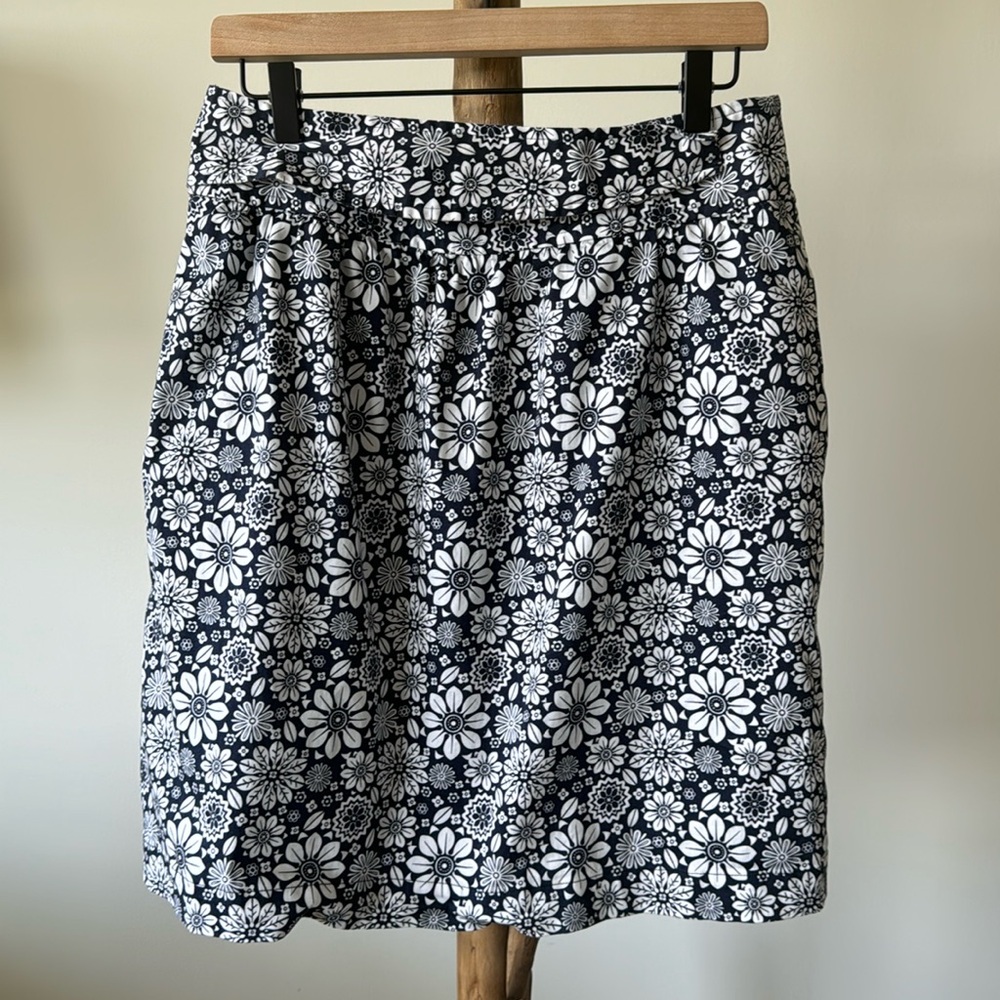 Brooks Brothers Navy & White Lined Skirt Sz 10‎